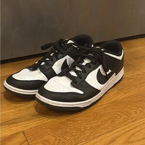 Nike Classic Black and White Low-Tops